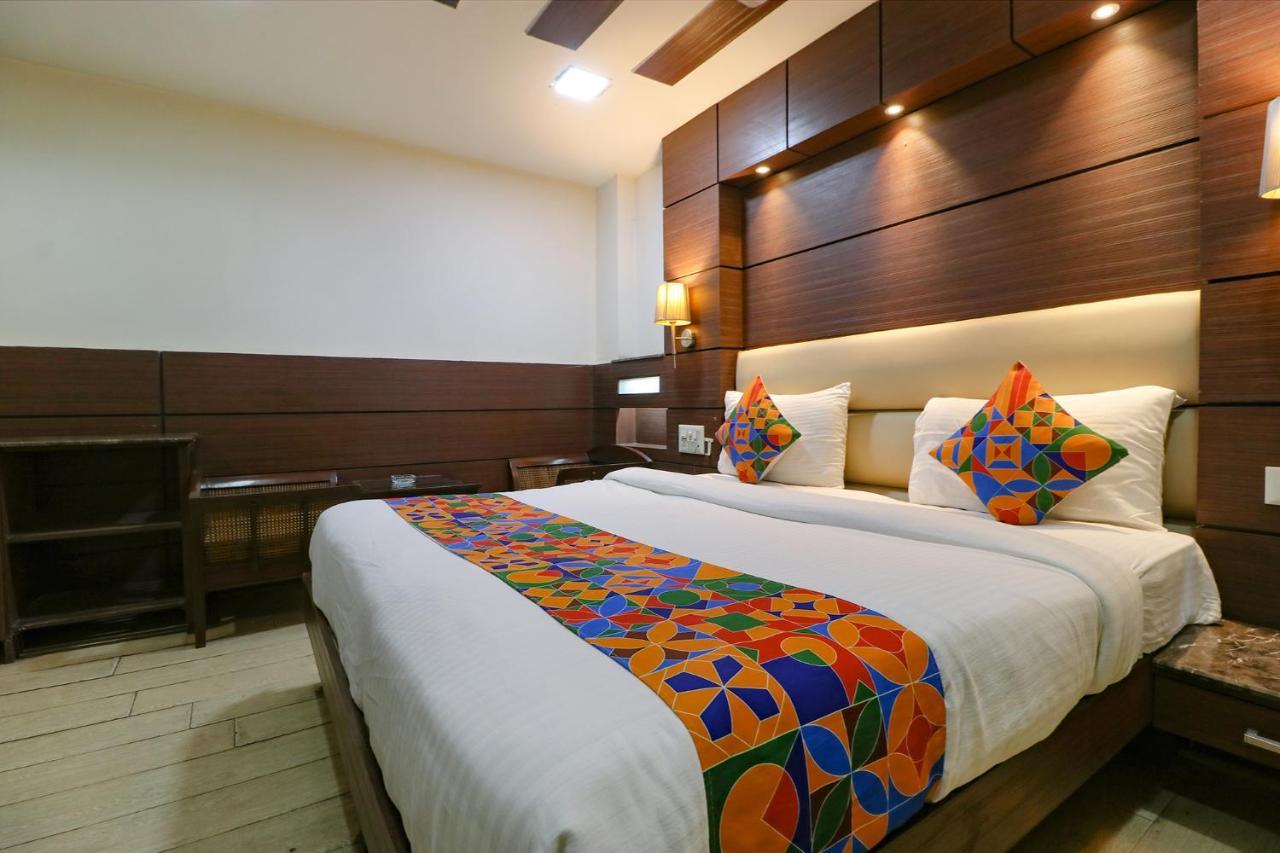 Fabhotel Admire Suites Nuova Delhi Esterno foto