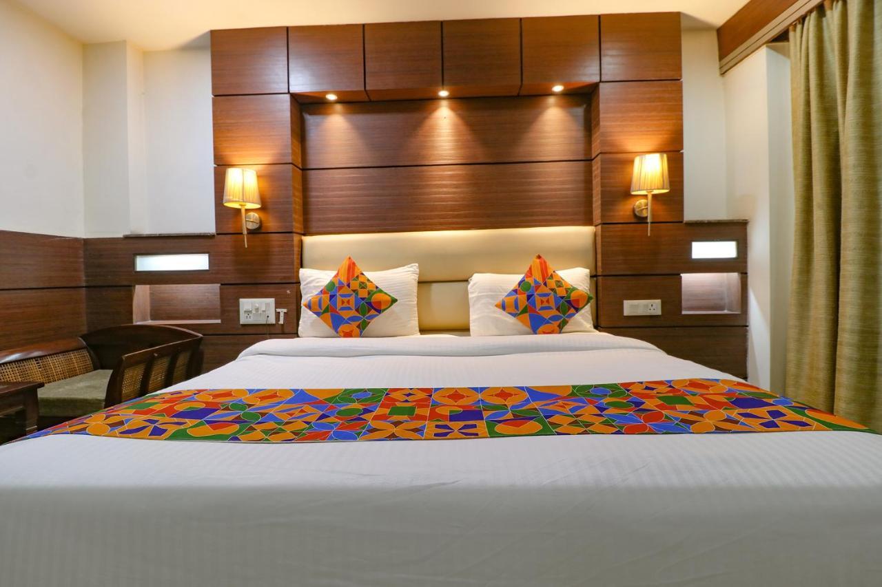 Fabhotel Admire Suites Nuova Delhi Esterno foto
