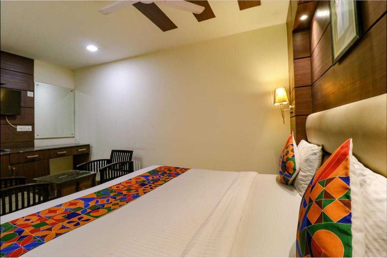 Fabhotel Admire Suites Nuova Delhi Esterno foto