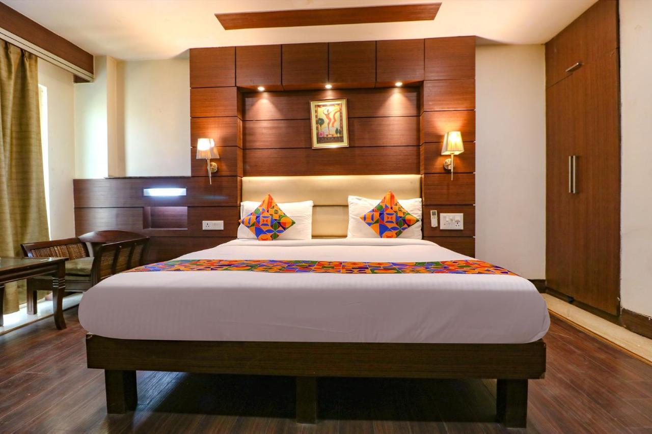 Fabhotel Admire Suites Nuova Delhi Esterno foto