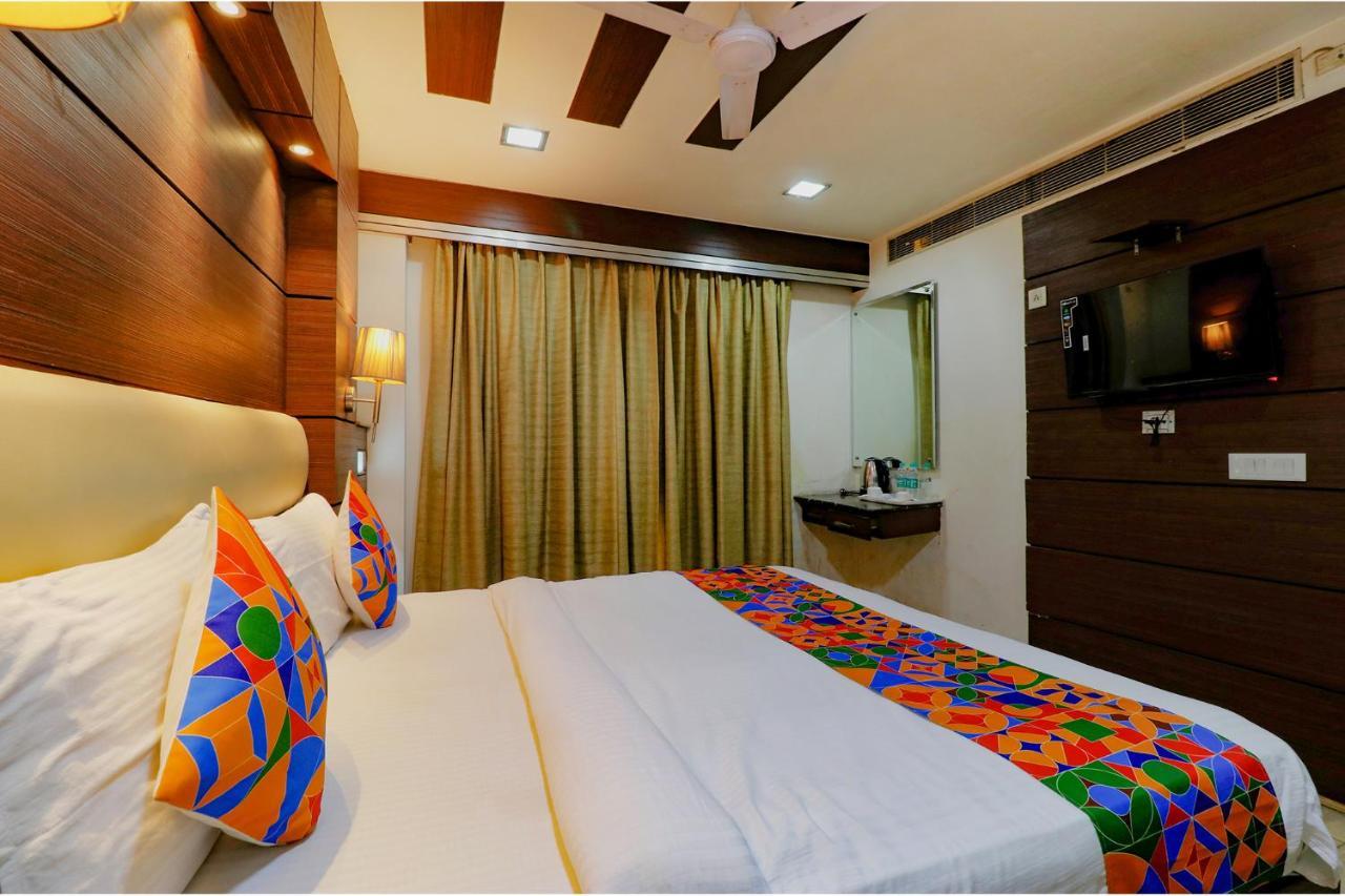 Fabhotel Admire Suites Nuova Delhi Esterno foto