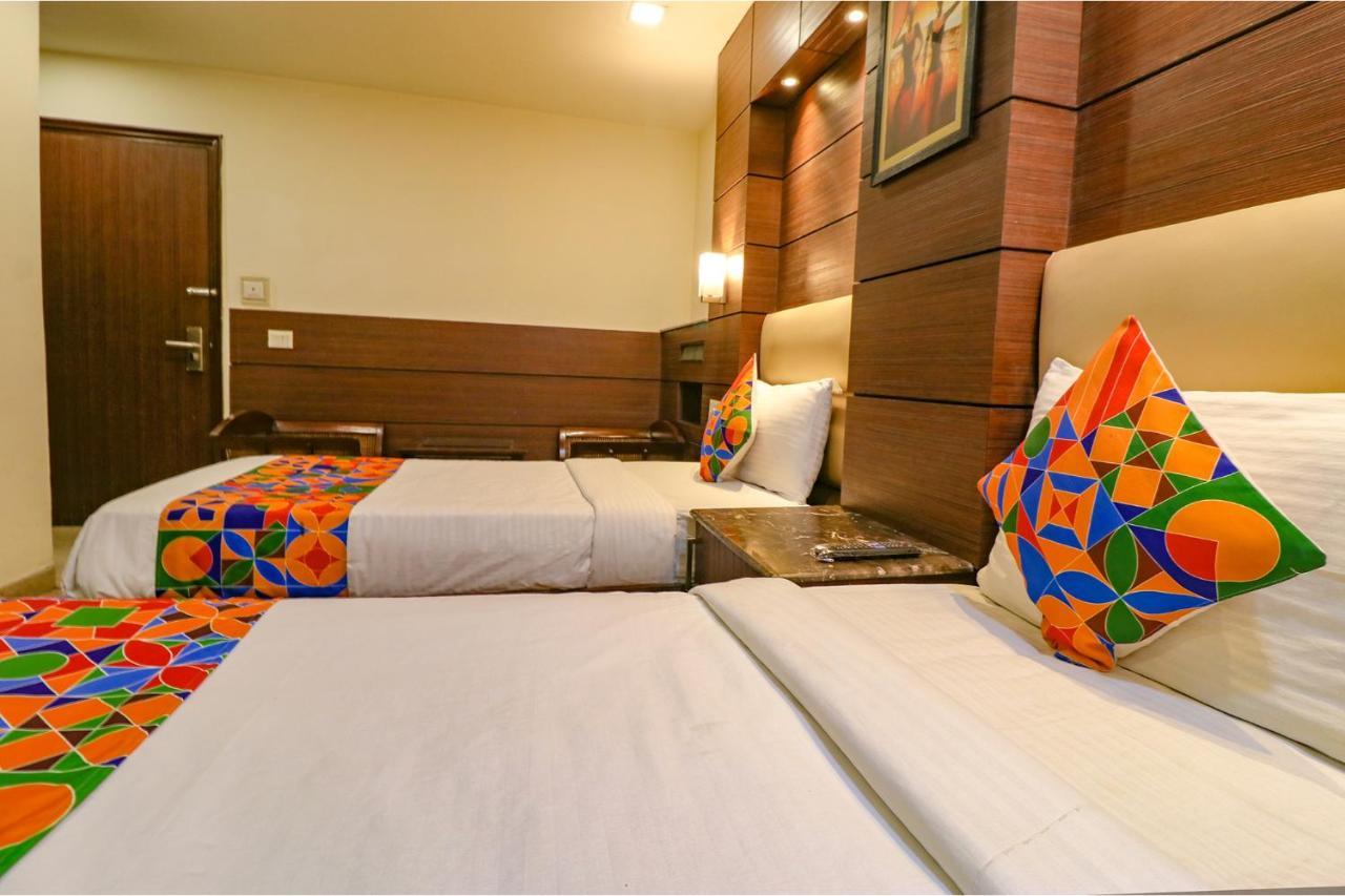 Fabhotel Admire Suites Nuova Delhi Esterno foto