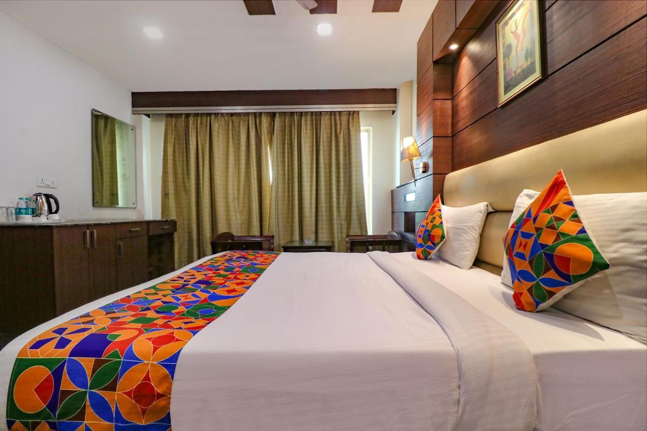 Fabhotel Admire Suites Nuova Delhi Esterno foto
