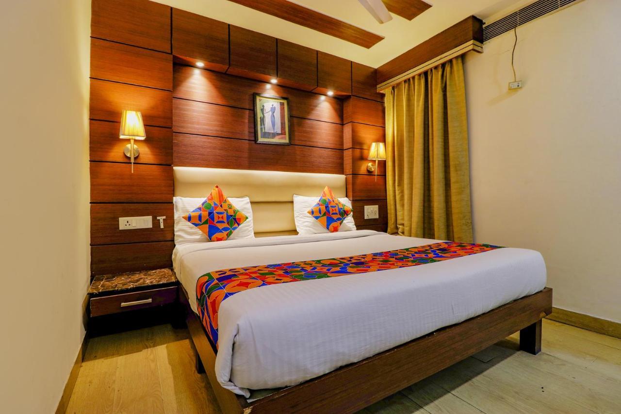 Fabhotel Admire Suites Nuova Delhi Esterno foto