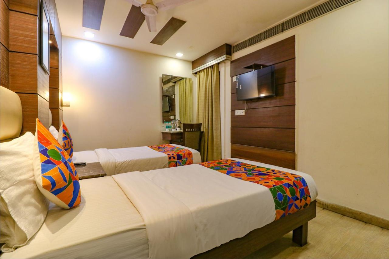 Fabhotel Admire Suites Nuova Delhi Esterno foto