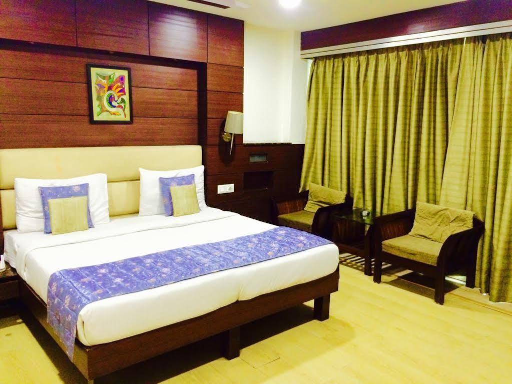 Fabhotel Admire Suites Nuova Delhi Esterno foto