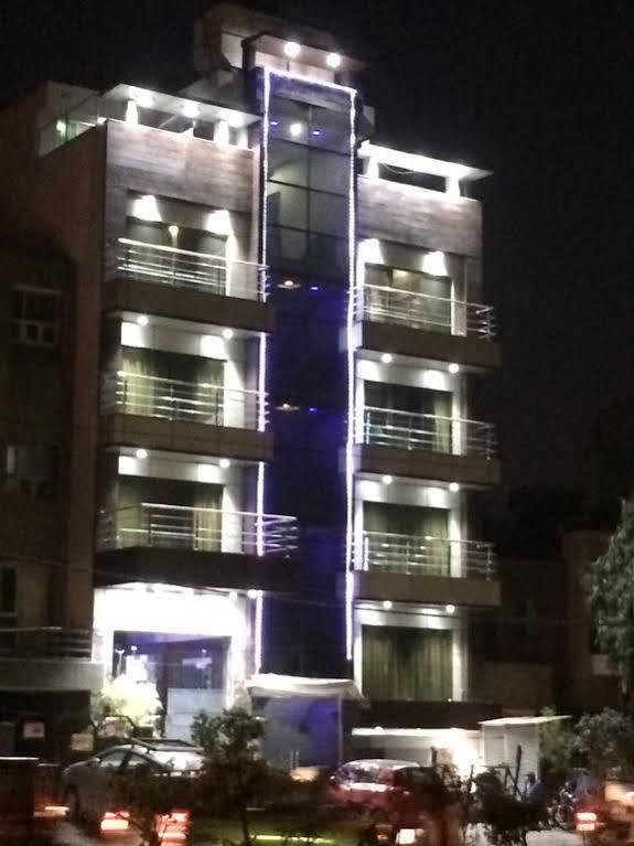 Fabhotel Admire Suites Nuova Delhi Esterno foto