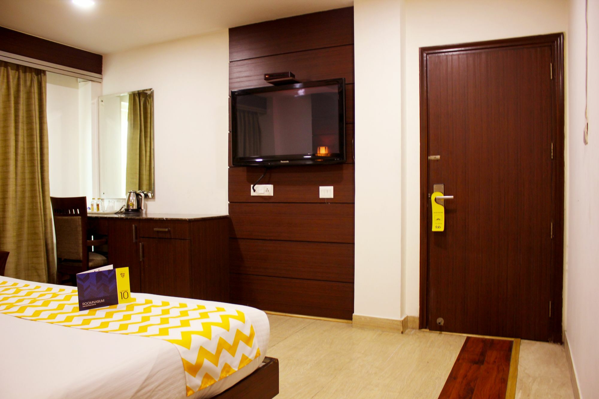 Fabhotel Admire Suites Nuova Delhi Esterno foto